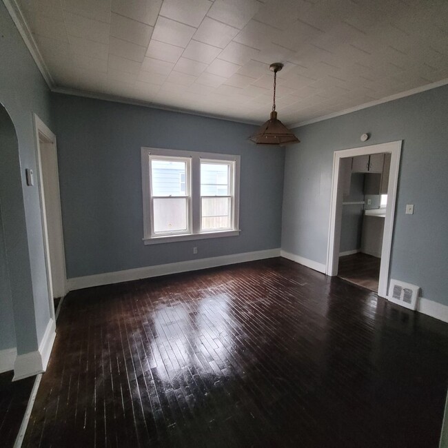 Building Photo - 378 E 156th St
