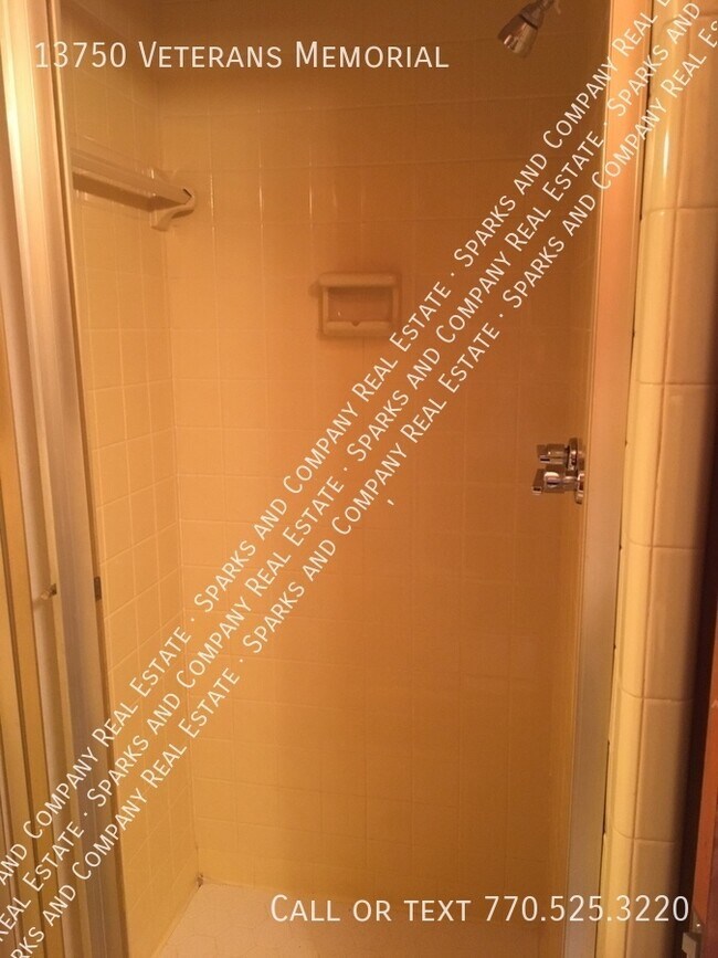 Building Photo - Winston Rental (Available to show Nov 1, 2...