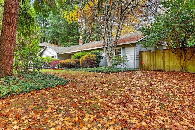 Building Photo - 13525 SW Roan Ct