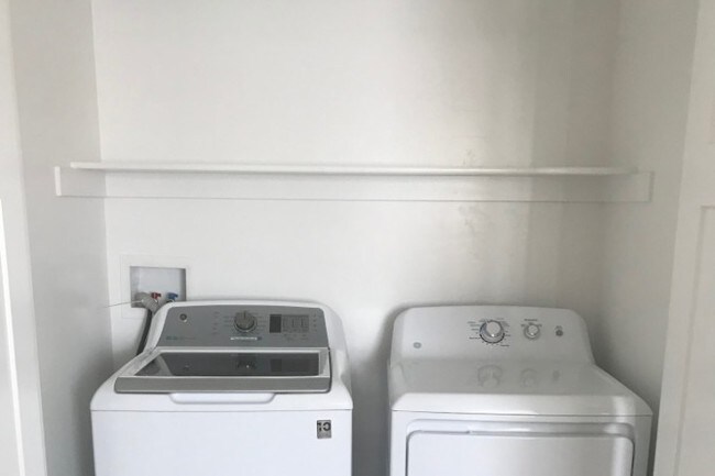 Building Photo - 449 W 2150 N