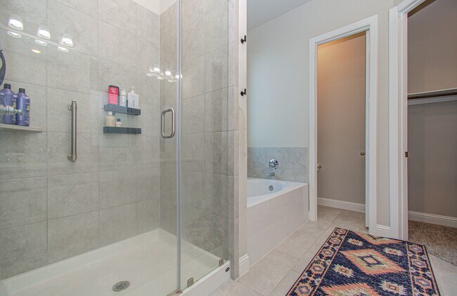Building Photo - 10442 Eastern Bluestar Dr