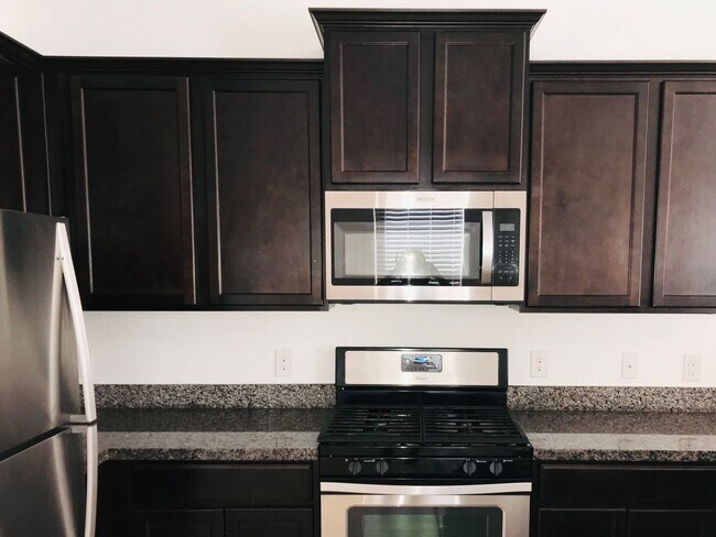 Building Photo - 12872 N White Fence Way