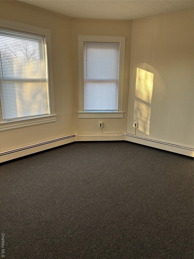 Building Photo - 89 Marion St