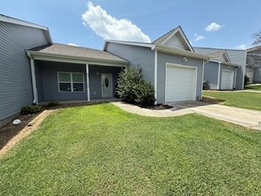 Building Photo - Condo Life!!! 26 Hundred sq Ft!!