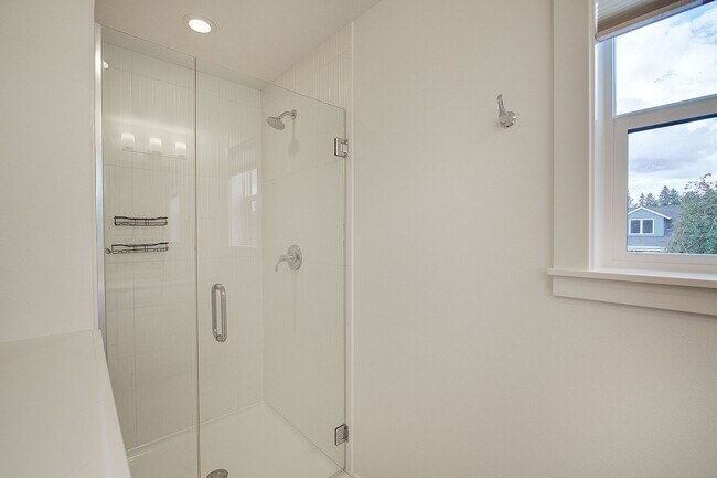 Building Photo - 2bd/1.75ba Kirkland House