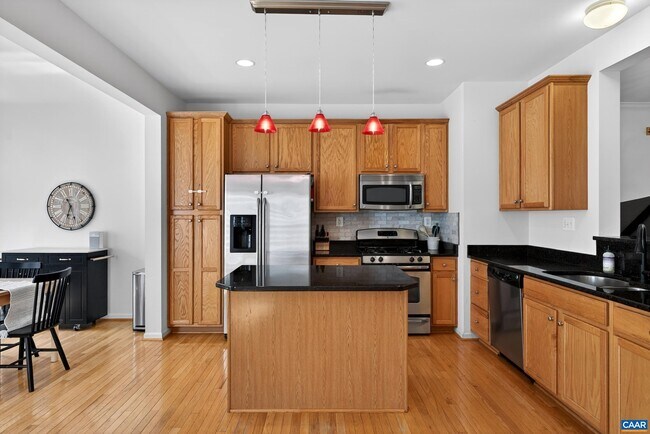 Building Photo - 2417 Abington Dr