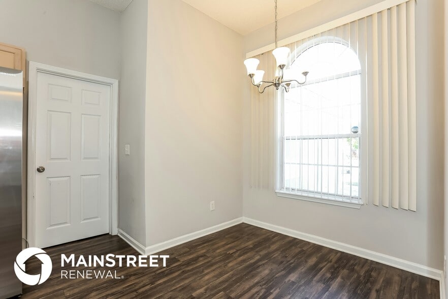 Building Photo - 3757 Woodbriar Dr
