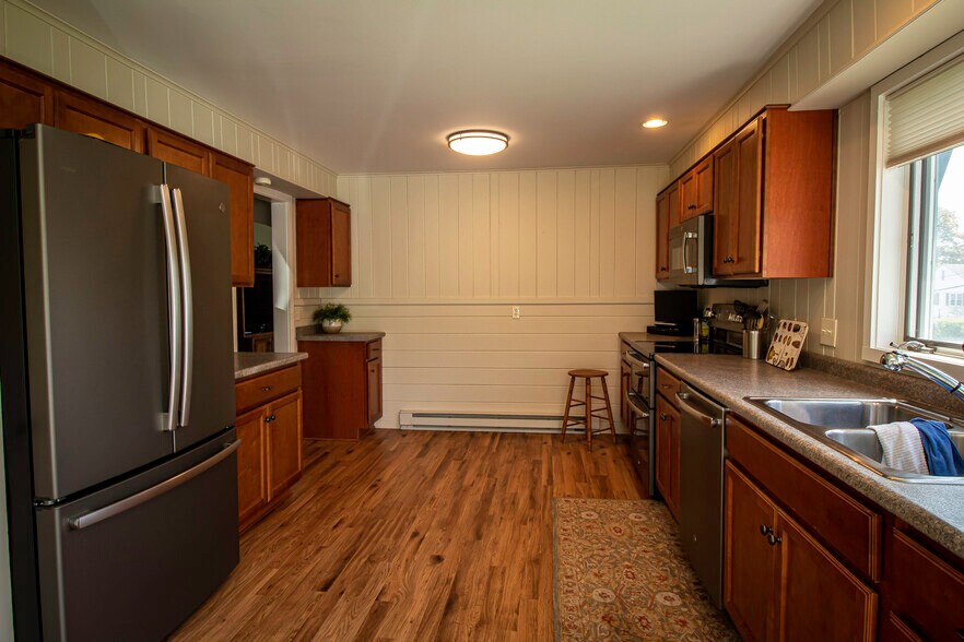 Building Photo - 40 Leonard Ave