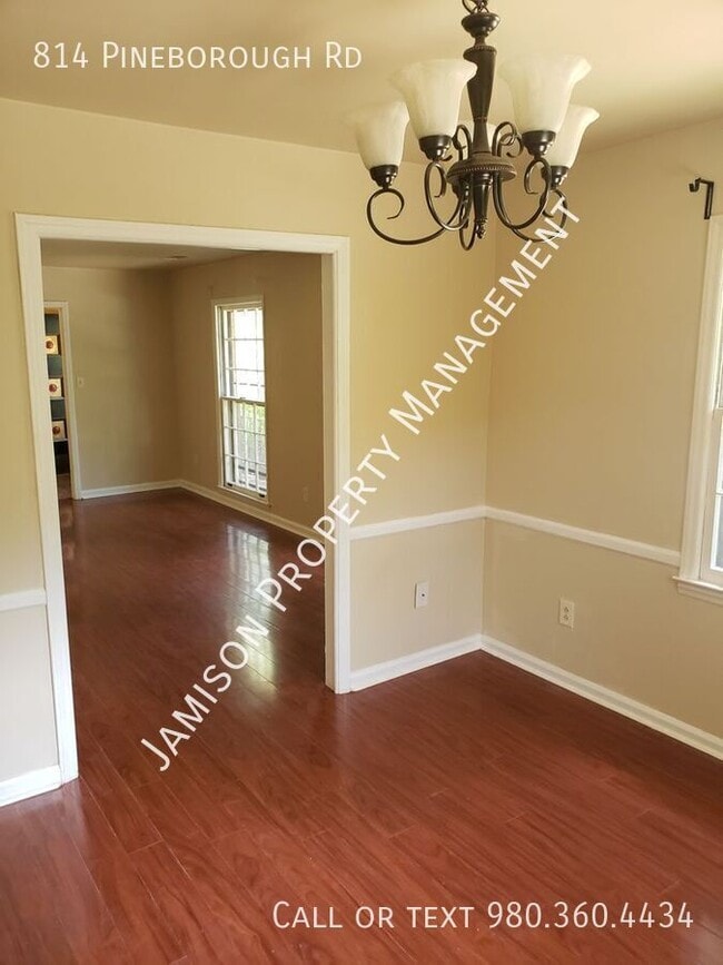 Building Photo - 814 Pineborough Rd