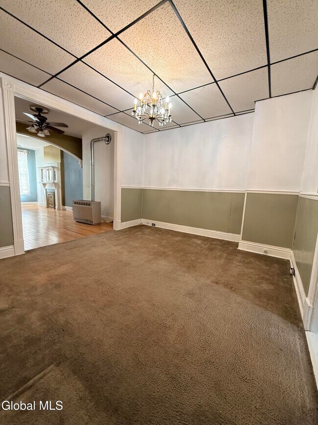 Building Photo - 412 2nd St