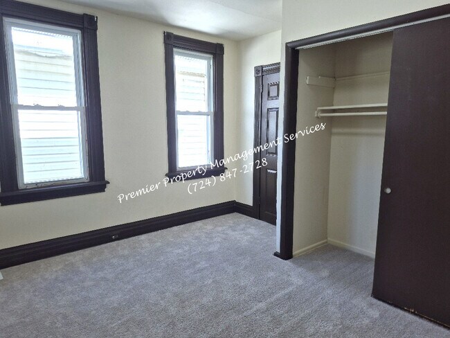 Building Photo - 1708 5th Ave