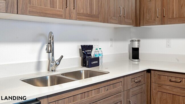 Building Photo - 2851 Maingate Village Cir