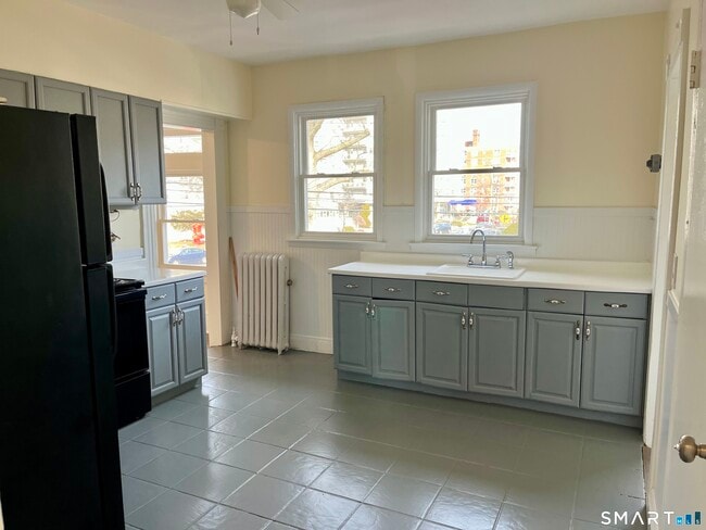 Building Photo - 2449 North Ave