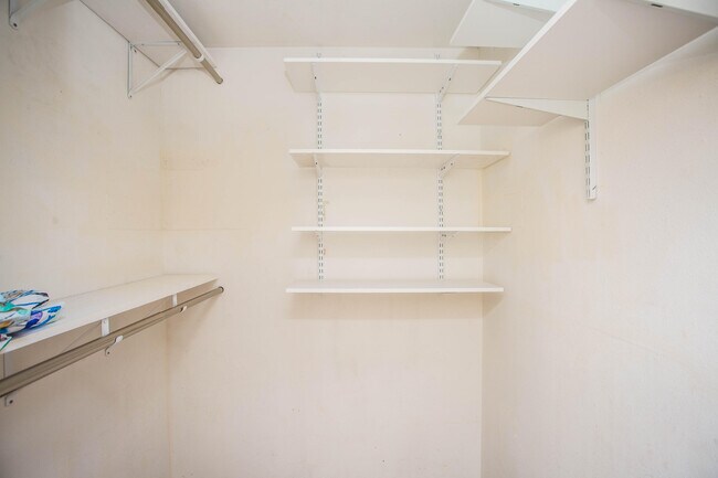 Building Photo - 1407 Elkhart Ave