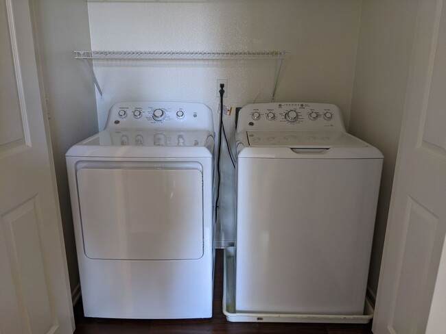 Building Photo - 2Bed/2Bath Condo off Douglas in Oceanside~...
