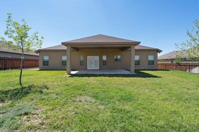 Building Photo - 120 Red Cloud Trl