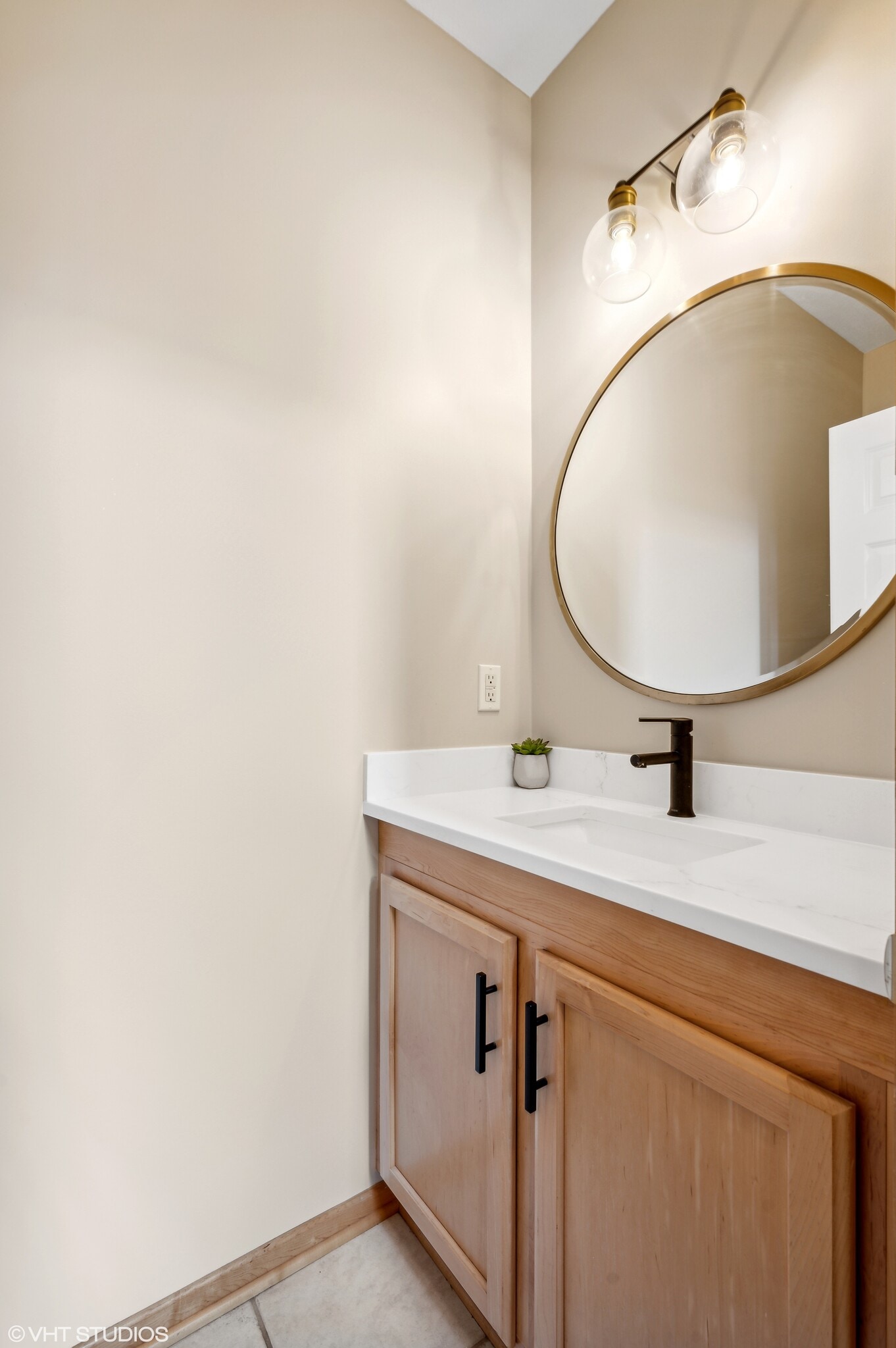 Building Photo - 977 Fairfield Ct