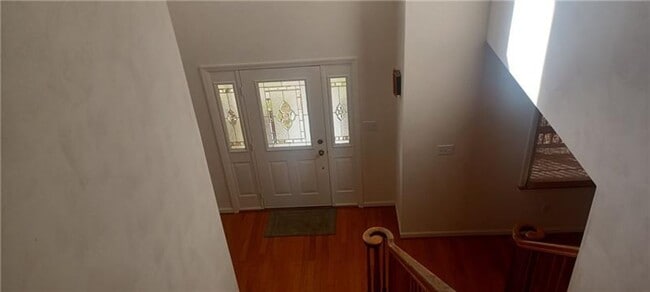 Building Photo - 4 bedroom 2.5 bath Home fo r rent Irwin, PA 15642