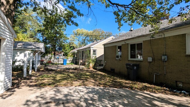 Building Photo - 776 John Daly St