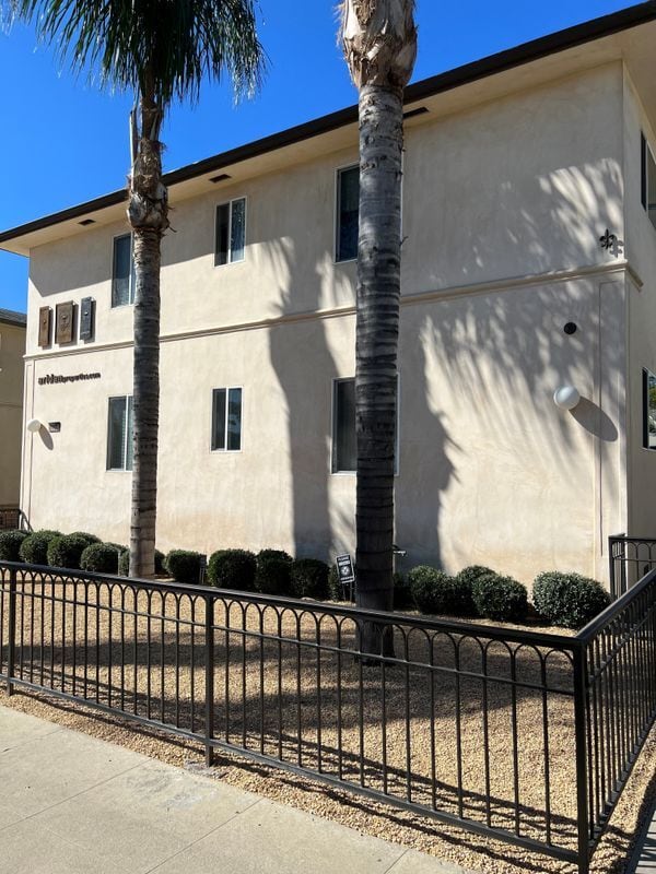 Building Photo - 1117 Cochran Ave