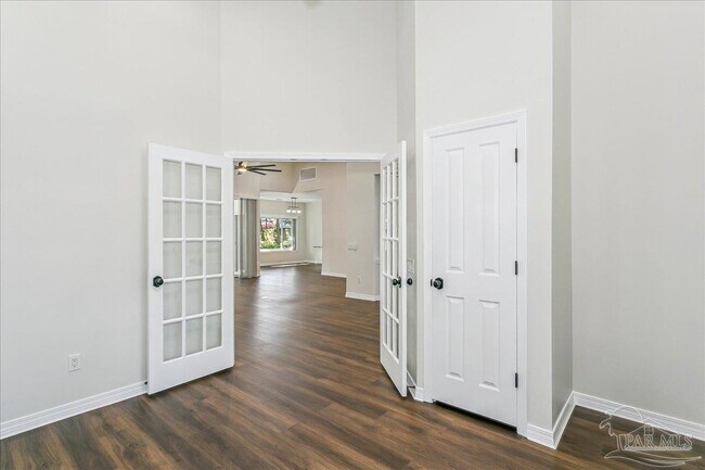 Building Photo - 6063 Forest Green Rd