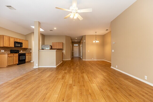 Building Photo - 648 Rooster Run