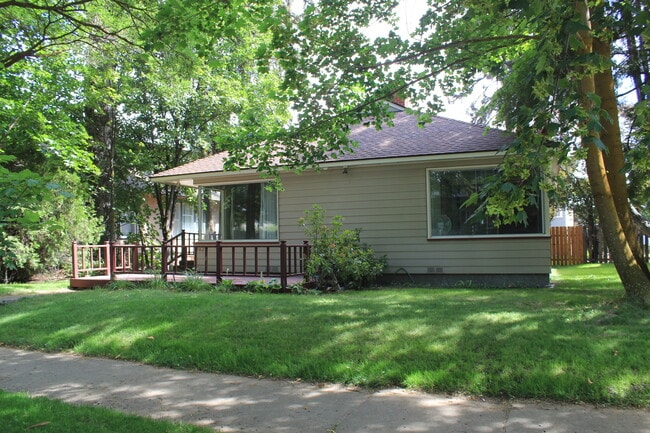 Building Photo - 202 E 10th Ave