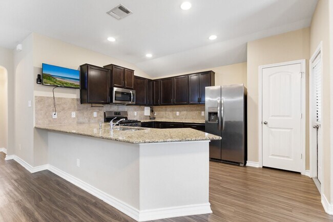 Building Photo - Well-Maintained 3-Bedroom Home – Ideal for Students & Professionals!