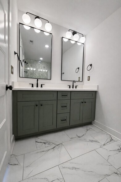 Building Photo - 2022 Maple Vw Ln