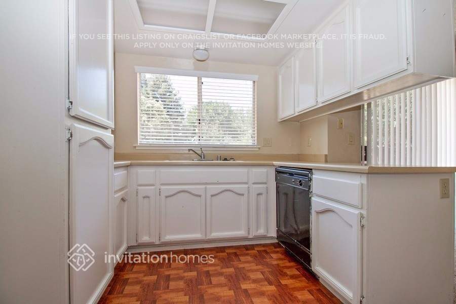 Building Photo - 6036 Sun Dial Way