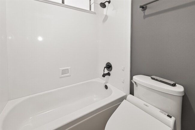 Building Photo - 4910 Waterbeck St