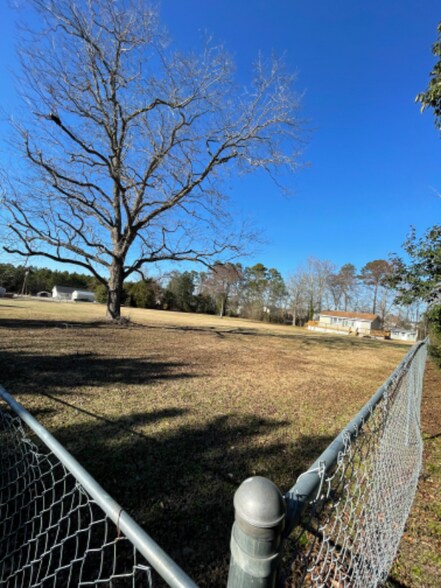 Building Photo - 3210 Trotter Rd