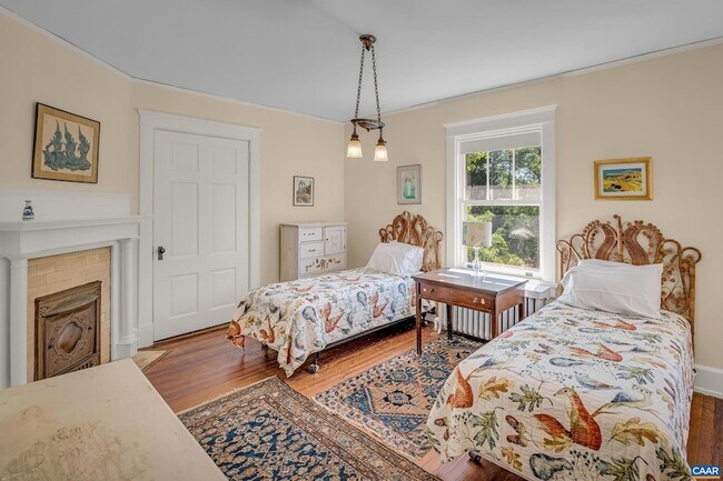 Building Photo - 502 Park Hill