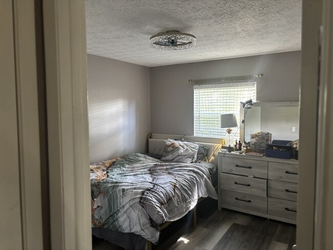 Building Photo - 1950 Paine Ave