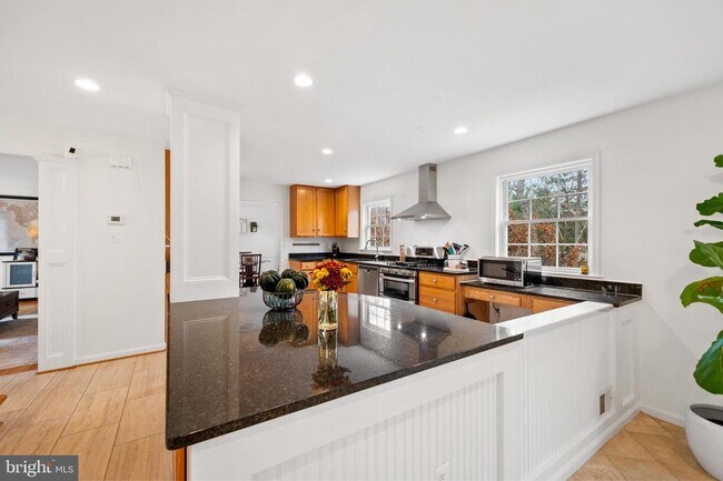 Building Photo - 13625 Middlevale Ln