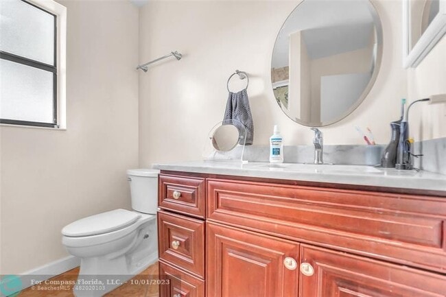Building Photo - 3655 Cocoplum Cir