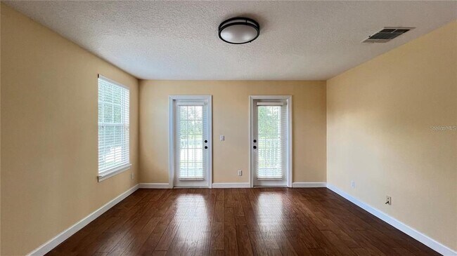 Building Photo - 934 Westpark Dr