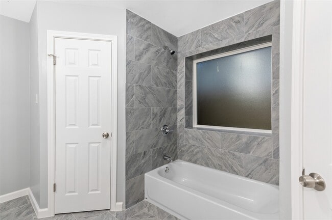 Building Photo - 10922 Village Trail Dr