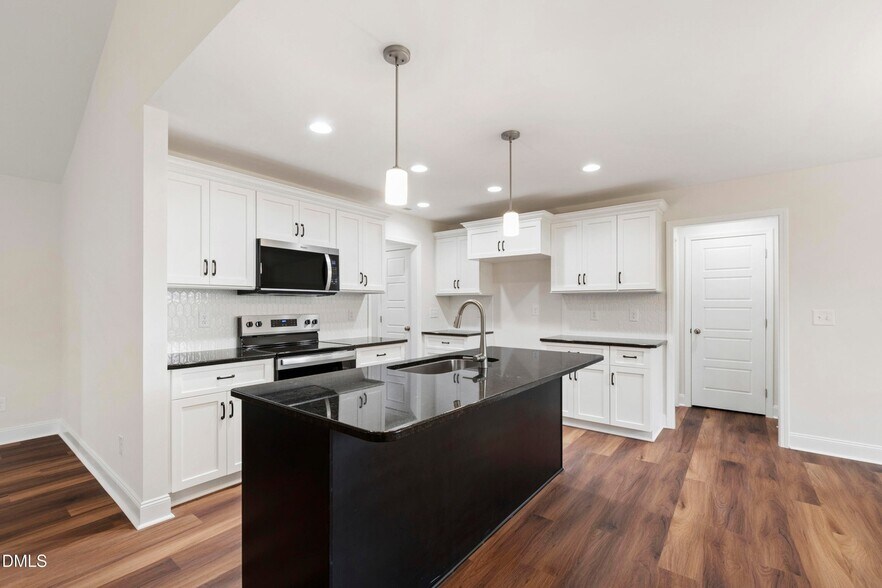 Building Photo - 157 Harmony Trl