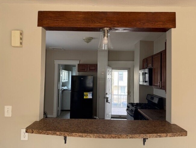 Building Photo - 329 Salt Springs Rd