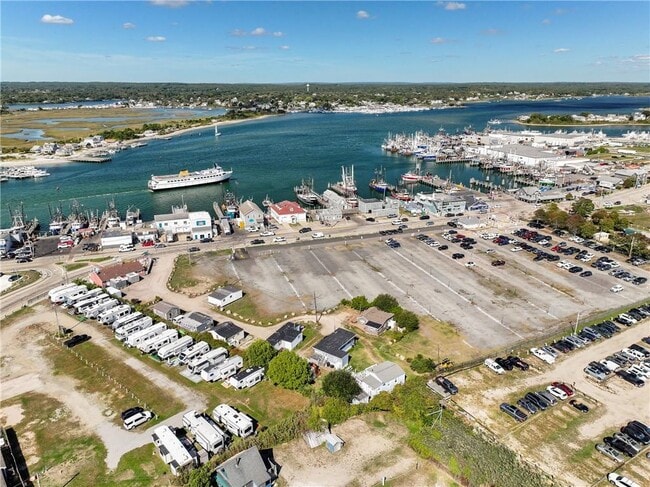 Building Photo - 271 Great Island Rd