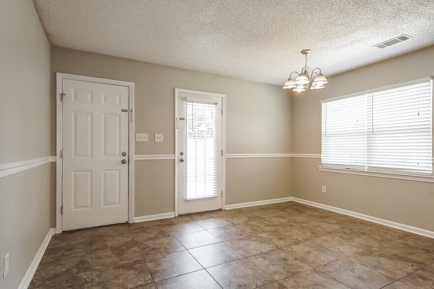 Building Photo - 175 Cedar Bend Dr
