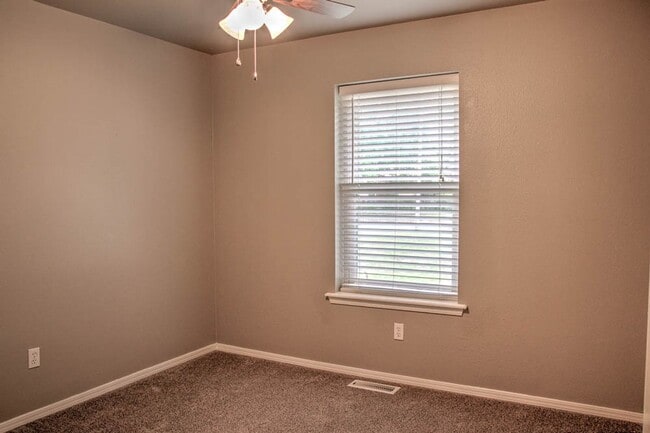 Building Photo - Bixby 3 bed 2 bath in Bixby schools