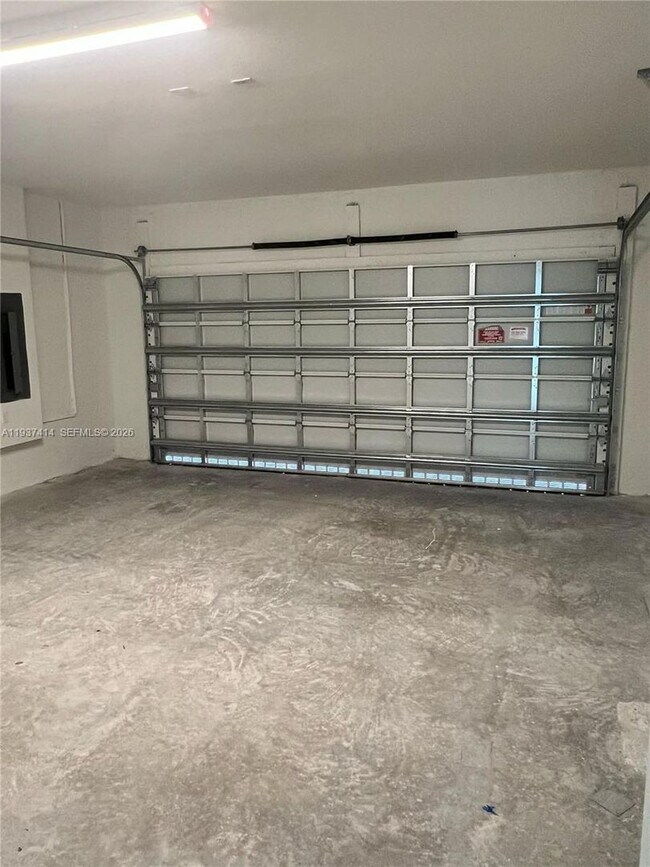 Building Photo - 2422 Southeast 30th Street