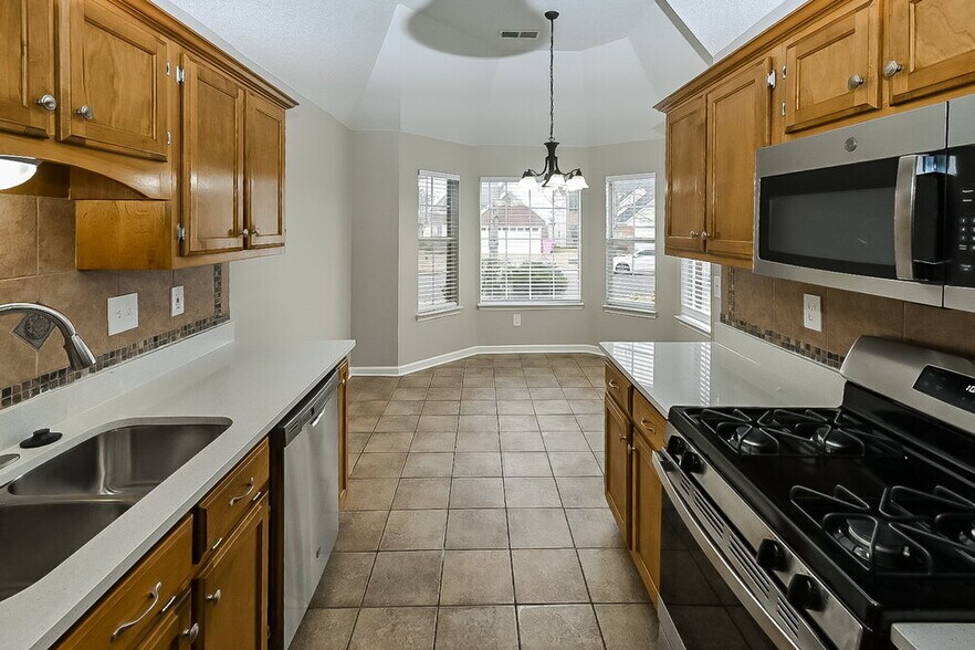 Building Photo - 8752 Cat Tail Dr