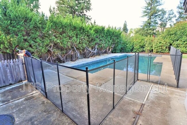 Building Photo - 9221 Rock Canyon Way