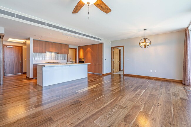 Building Photo - ONE Ala  Moana 1802 - Most Desirable Floor...