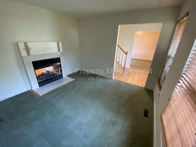Building Photo - 9 Brown Cir