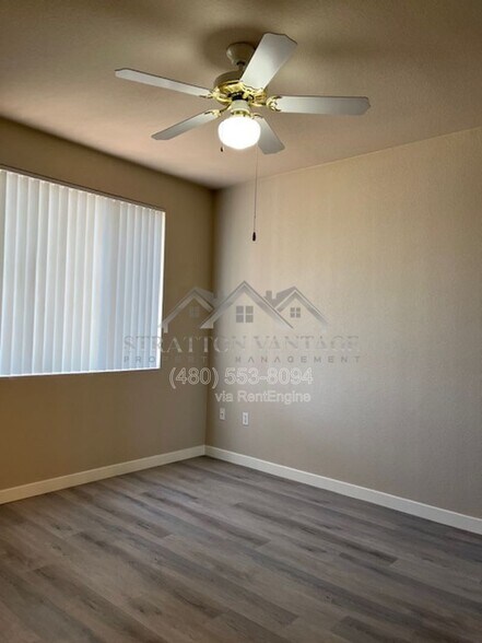 Building Photo - 5401 E Van Buren St