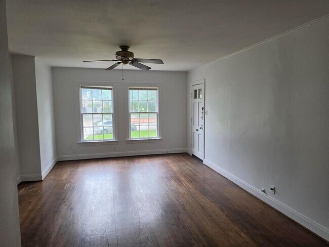 Building Photo - 1401 Hartford Rd